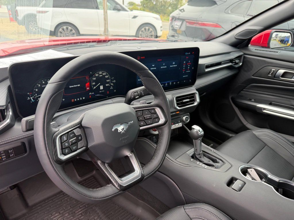 Used 2025 Ford Mustang GT Premium RWD image 12