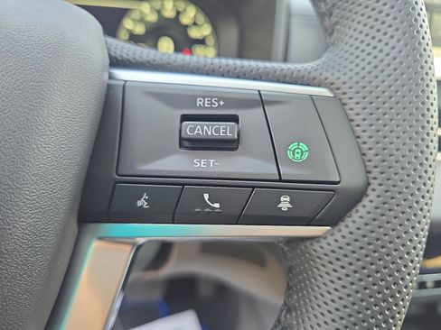 New 2025 Mitsubishi Outlander SE image 18