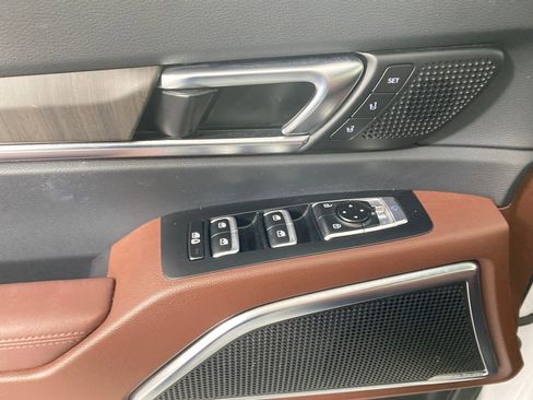 Used 2024 Kia Telluride SX Prestige w/ Towing Package image 12