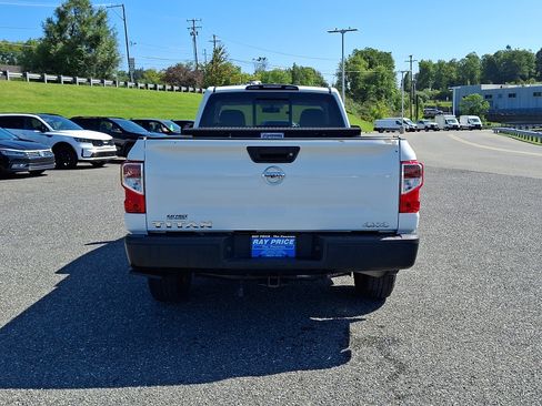 Used 2017 Nissan Titan S AWD/4WD image 6
