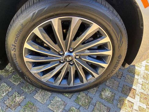 Used 2024 Hyundai Palisade Calligraphy image 9