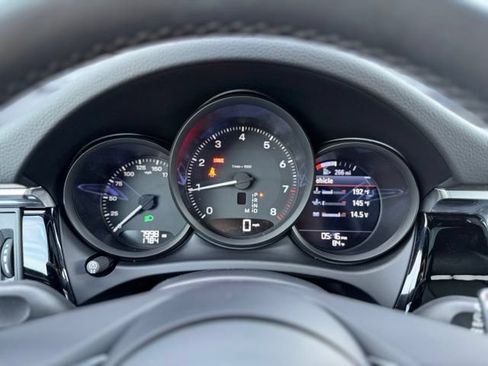 Certified 2026 Porsche Macan AWD/4WD image 22