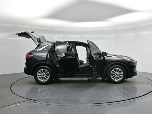 Certified 2022 Ford Escape SE image 4