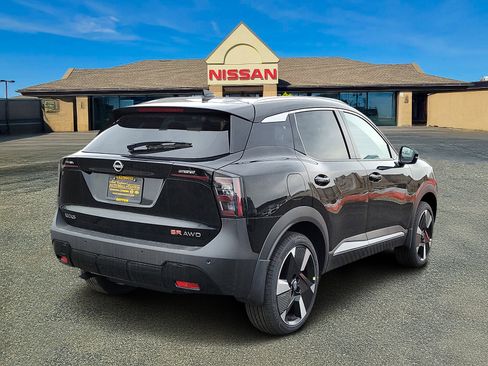 Used 2025 Nissan Kicks SR AWD/4WD image 4