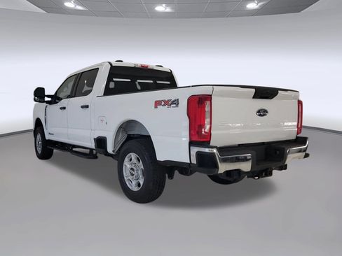 Used 2025 Ford F250 XLT w/ FX4 Off-Road Package AWD/4WD image 3