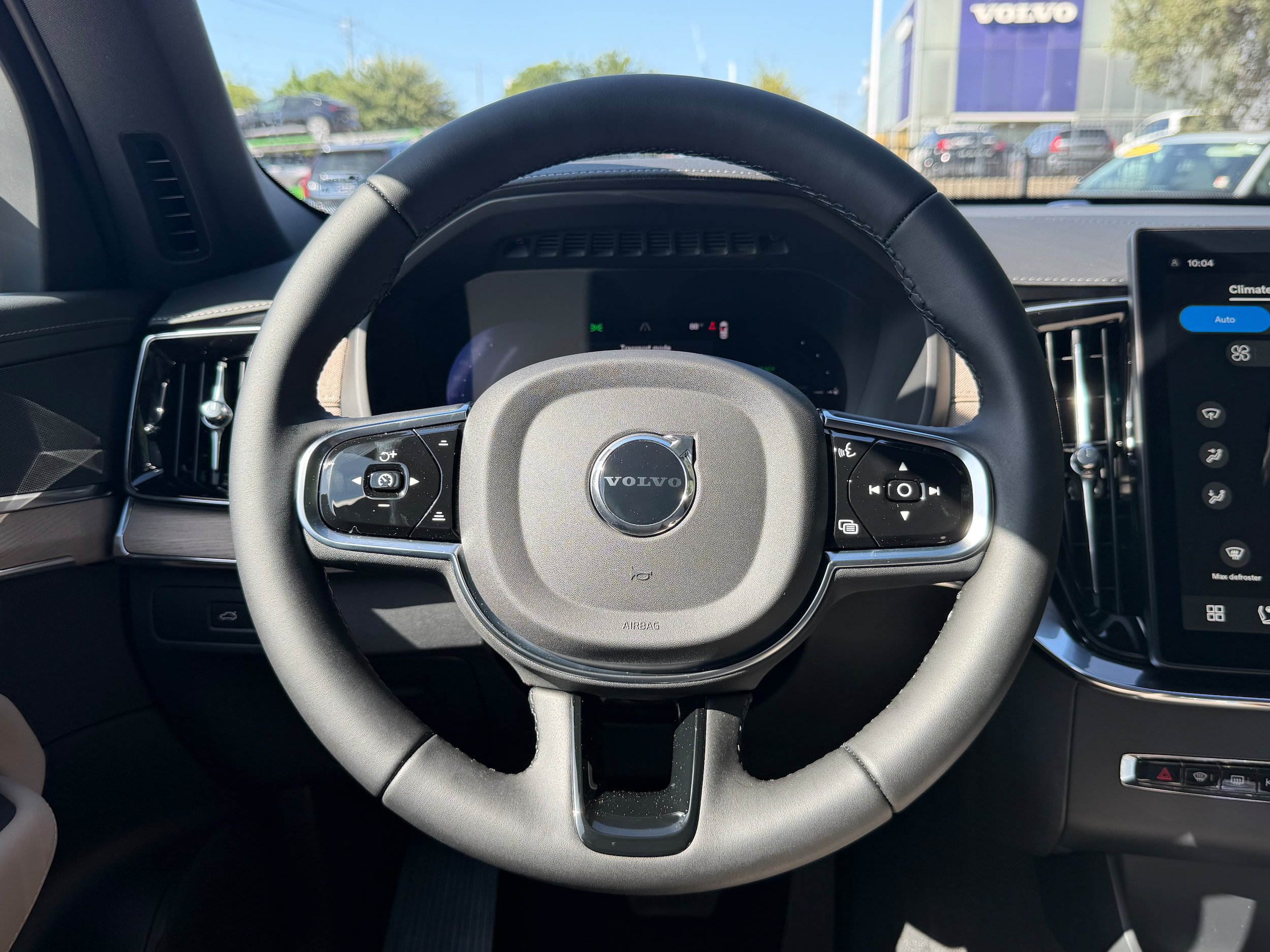 New 2026 Volvo XC90 T8 Plus w/ Protection Package AWD/4WD image 15