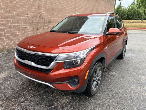 Used 2023 Kia Seltos S w/ Navigation Package AWD/4WD image 1