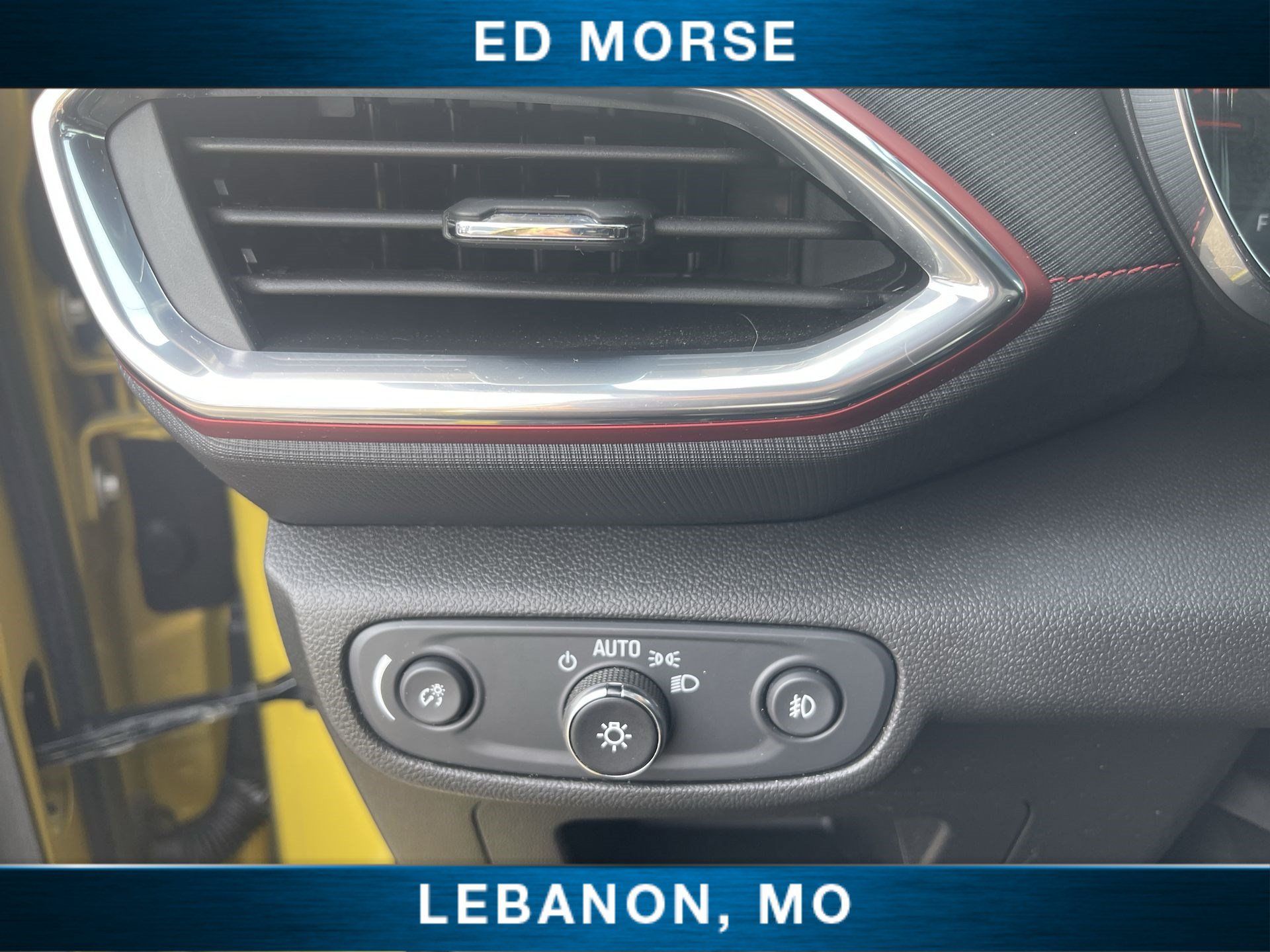 Used 2023 Chevrolet TrailBlazer RS w/ Sun and Liftgate Package FWD image 17