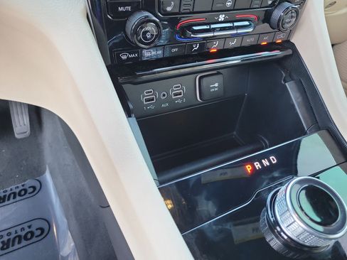 Used 2025 Jeep Grand Cherokee L Limited RWD image 20