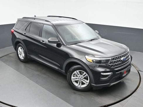 Used 2020 Ford Explorer XLT w/ Equipment Group 202A RWD image 33