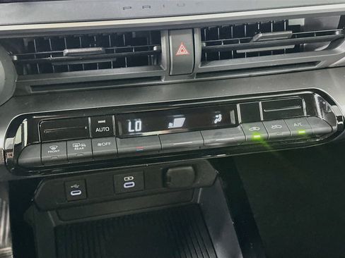 Used 2025 Toyota Prius LE FWD image 24