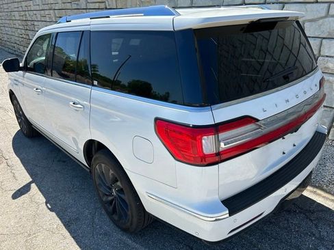 Used 2021 Lincoln Navigator Reserve AWD/4WD image 4