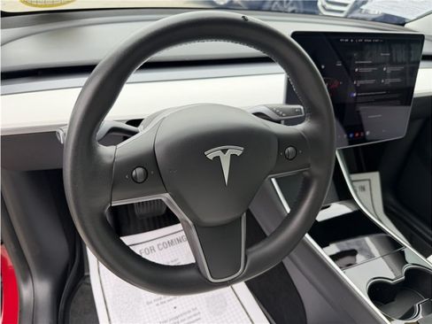 Used 2021 Tesla Model Y Long Range AWD/4WD image 35