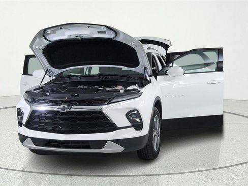 Used 2024 Chevrolet Blazer LT w/ Convenience Package FWD image 8