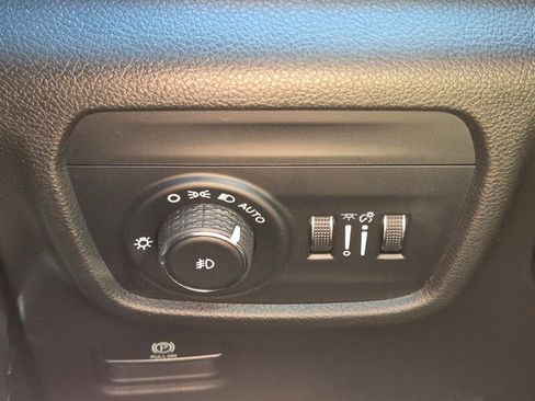 Certified 2021 Jeep Grand Cherokee L Overland w/ Luxury Tech Group IV AWD/4WD image 31