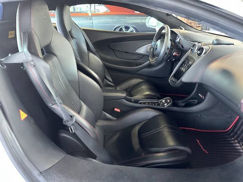 Used 2016 McLaren 570S Coupe RWD image 33