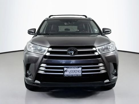 Used 2018 Toyota Highlander XLE AWD/4WD image 2