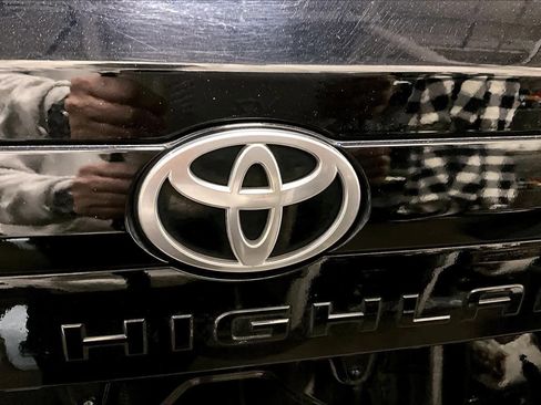 Used 2024 Toyota Grand Highlander Platinum image 30