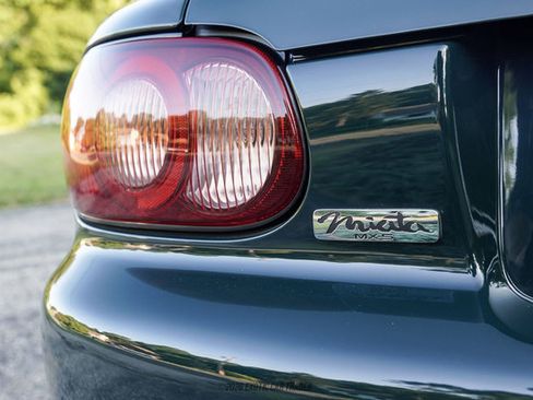 Used 2001 MAZDA MX-5 Miata RWD image 51