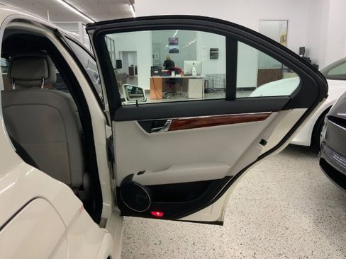 Used 2011 Mercedes-Benz C 300 4dr Sdn C 300 Sport RWD image 32