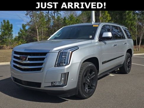 Used 2017 Cadillac Escalade Premium Luxury image 27