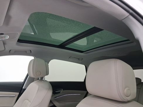 Used 2022 Audi e-tron Premium Plus w/ Premium Plus Package image 13