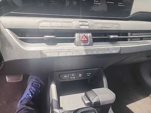 Used 2025 Kia K4 FWD image 9