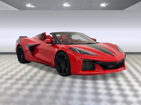 Used 2024 Chevrolet Corvette Z06 RWD image 7