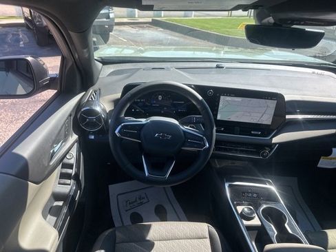 New 2026 Chevrolet Equinox LT w/ Convenience Package II image 27