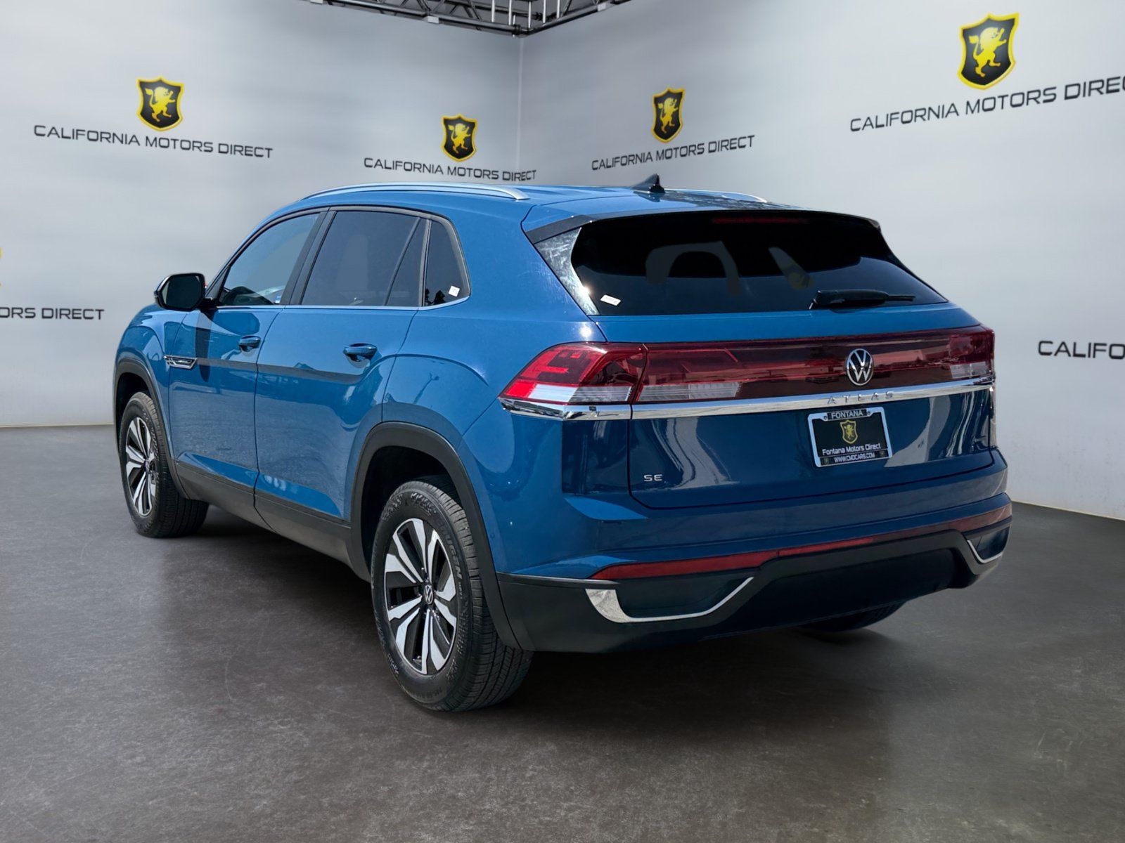 Used 2025 Volkswagen Atlas Cross Sport SE AWD/4WD image 3