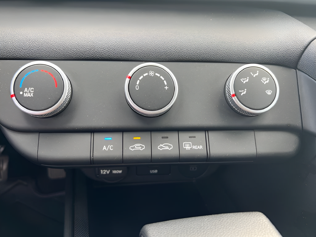 Certified 2026 Hyundai Elantra SE FWD image 26