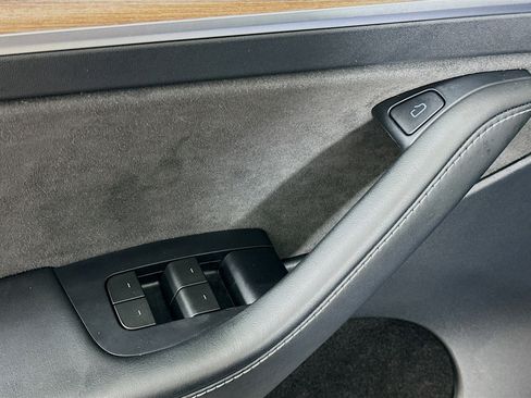 Used 2023 Tesla Model Y Long Range AWD/4WD image 15