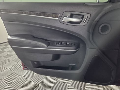 Used 2023 Chrysler 300 Touring L w/ Comfort Group RWD image 19