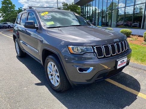 Used 2021 Jeep Grand Cherokee Laredo AWD/4WD image 3