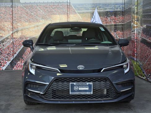 Certified 2025 Toyota Corolla SE image 3