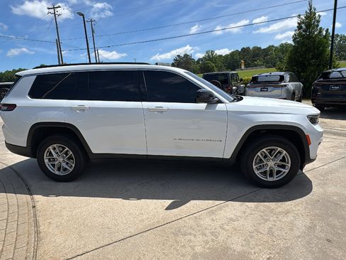 Used 2025 Jeep Grand Cherokee L Laredo AWD/4WD image 7