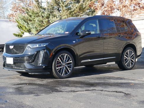 Used 2024 Cadillac XT6 Sport w/ Technology Package image 1