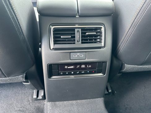 Certified 2025 MAZDA CX-90 3.3 Turbo w/ Preferred Package image 11