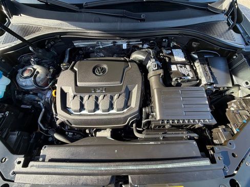 Used 2021 Volkswagen Tiguan SEL Premium R-Line image 17