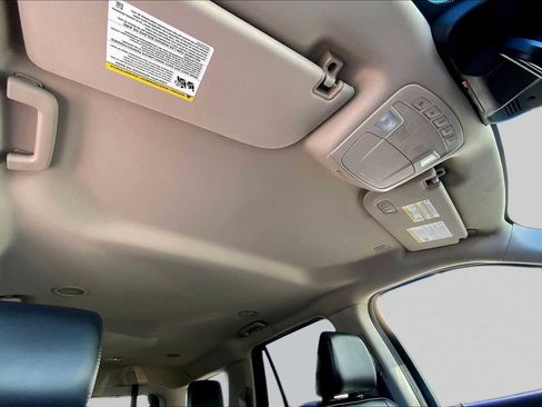 Used 2024 Ford Expedition XLT RWD image 14