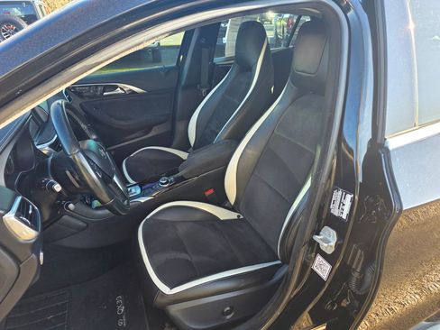 Used 2017 INFINITI QX30 Sport image 3