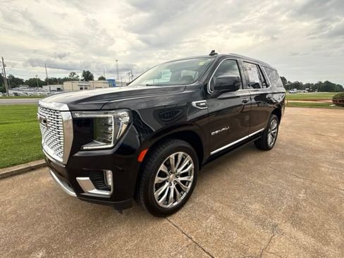 Used 2021 GMC Yukon Denali w/ Denali Premium Package AWD/4WD image 4