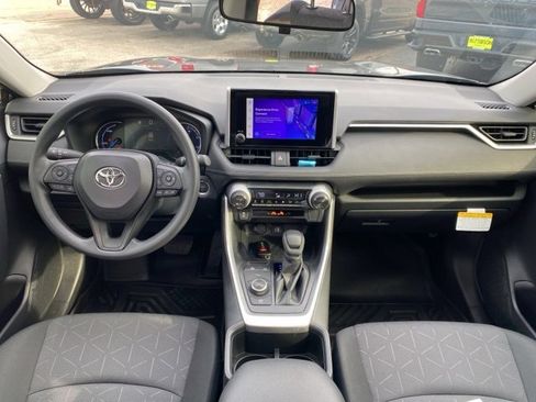 Used 2025 Toyota RAV4 XLE image 20