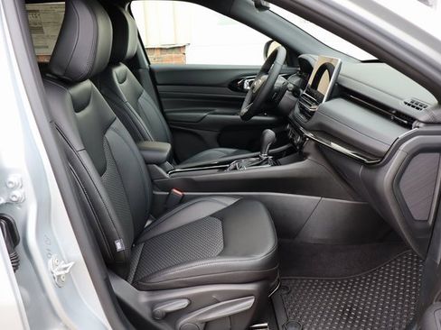 New 2025 Jeep Compass Latitude w/ Sun & Sound Group image 44