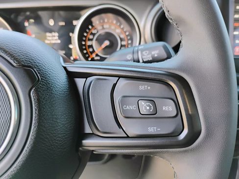 Used 2023 Jeep Wrangler Sport S image 31