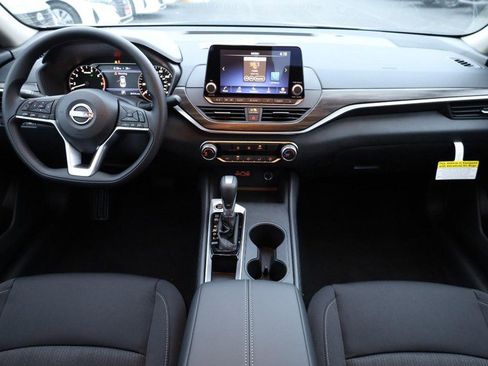 New 2025 Nissan Altima 2.5 SV image 21