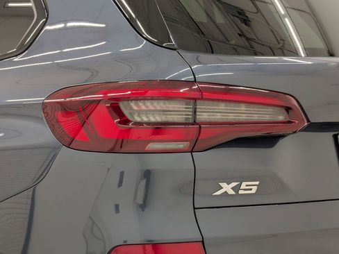 Used 2021 BMW X5 xDrive40i w/ M Sport Package image 13