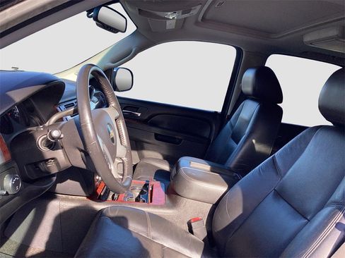 Used 2012 Chevrolet Tahoe LTZ image 9