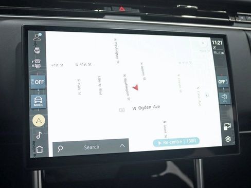 Used 2025 Land Rover Range Rover SE image 19