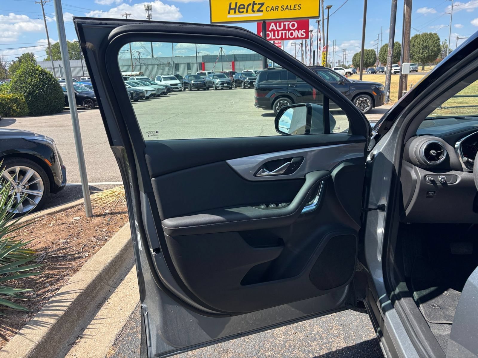 Used 2026 Chevrolet Blazer LT FWD image 18